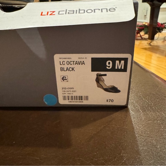 Liz Claiborne Octavia 9 black wedge heel NEW - Picture 4 of 4